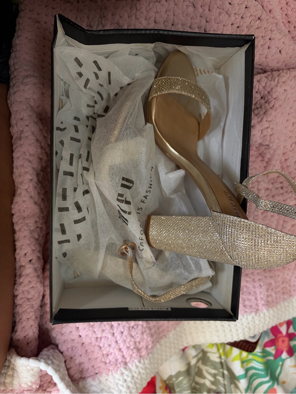 IDIFU Gold Glitter Block Heel Sandals